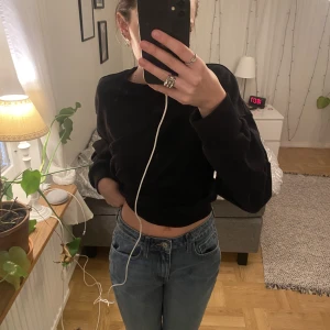 Jeans - Säljer mina fina byxor pågrund utav att dom är lite för stora för mig. Annars jätte fina. Lappen är fortfarande på.