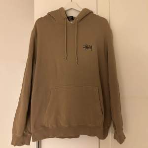 Stussy hoodie size L  Sitter som M/L  Bra condition