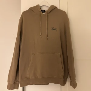 Stussy Basic Hoodie 2017 - Stussy hoodie size L  Sitter som M/L  Bra condition
