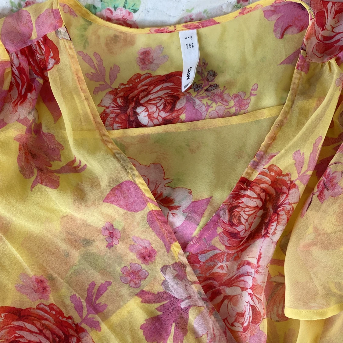 Rosa-gul blus från Mango - 91