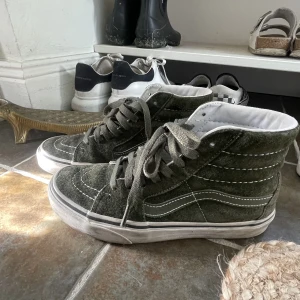 Höga vans - Säljer dessa unika höga vans som ej säljs längre! I bra skick💘
