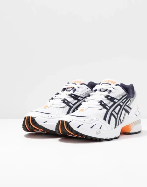 ASICS Sportstyle Sneakers - Storlek 37, gott skick och inte slitna, säljer på grund av fel storlek, nästan aldrig använt, pris kan vidare diskuteras