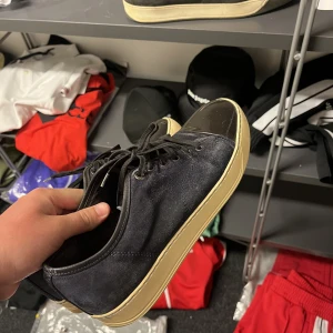 Lanvin Cap Toe- UK6 - Säljer dessa Lanvin Cap Toe som är i storlek UK6. Skick ungefär 7/10