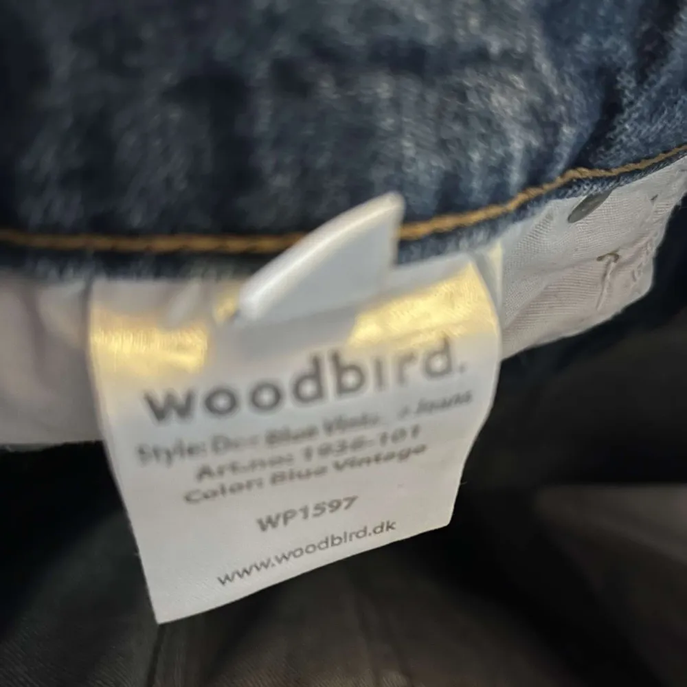 sparsamt använda woodbird jeans storlek 29/32  köpta för 700 . Jeans & Byxor.