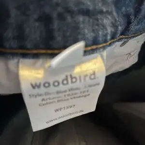sparsamt använda woodbird jeans storlek 29/32  köpta för 700 