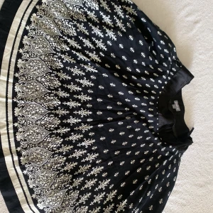 Kjol - Säljer denna då den inte är min stil ❤️