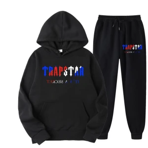 Trapstar sets  - Trapstar set(inklusive byxor och hoodie). Fraktar med spårbar frakt och möts upp bara i gbg.
