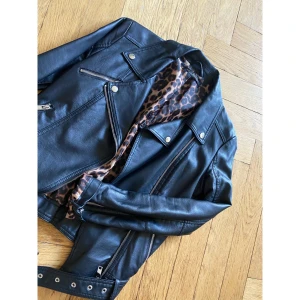 Skinnjacka str 34 - Skön skinnjacka från soul river, str 34