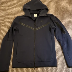 Nike techfleece - Hoodie och byxor.
