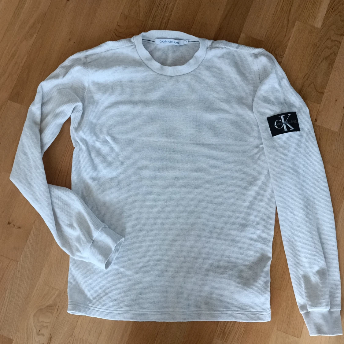 Calvin Klein långärmad tröja gråvit M