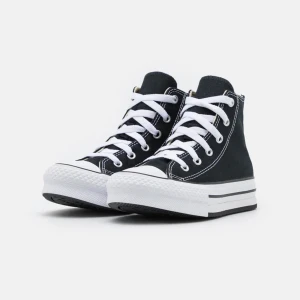 Converse  - Säljer dessa Converse med hög sula i stolek 36, som är i bra skick💕