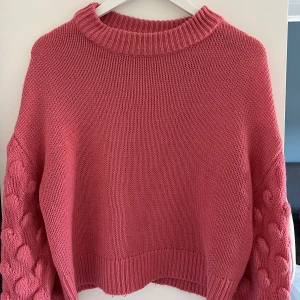 Rosa tröja - Säljer denna rosa snygga tröja från H&M som tyvärr inte kommer till användning! 