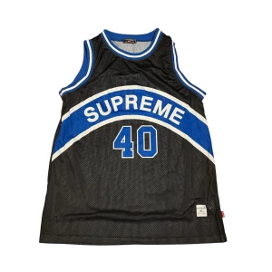 Supreme Tank Top - Skick 9/10 Storlek Xl  Bud från 350:-