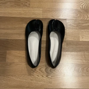 Tabi ballerinas Strl 40 - Knappt använda! Bra skick 😊