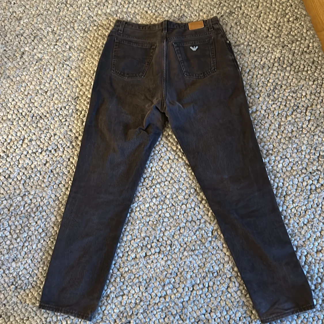 Svarta Armani jeans