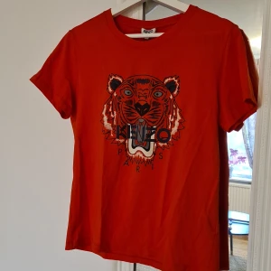 Oanvänd kenzo T-shirt 100kr - Oanvänd T-shirt med lapp kvar