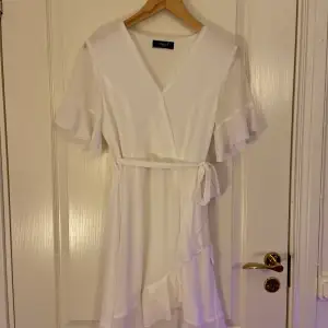 Superfin studentklänning från Sister S!! Klänningen är i nyskick och i storlek S. Säljer pga fel storlek☺️