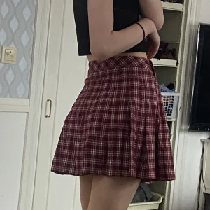 Gullig tenniskjol  - Jag är väldigt lång så kommer inte förmodligen inte vara så kort