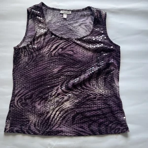 Topp - Så unik och cool topp!