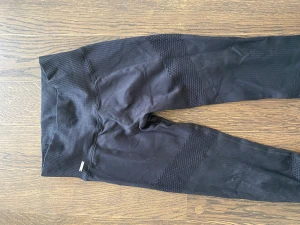 Oanvända träningstights - Helt nya, aldrig använts. Super snygga men är för små för mig. 
