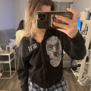 Bvaldi Bank Robber Hoodie - Använd Max 3 gånger ❤️ alla rhinestones sitter kvar 💕