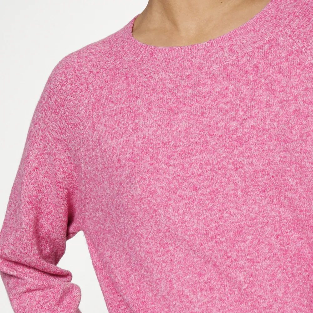 Rosa jättesnygg stickad tröja från VeroModa, aldrig använd då den tyvärr är lite för liten💘nypris 250🩷. Stickat.
