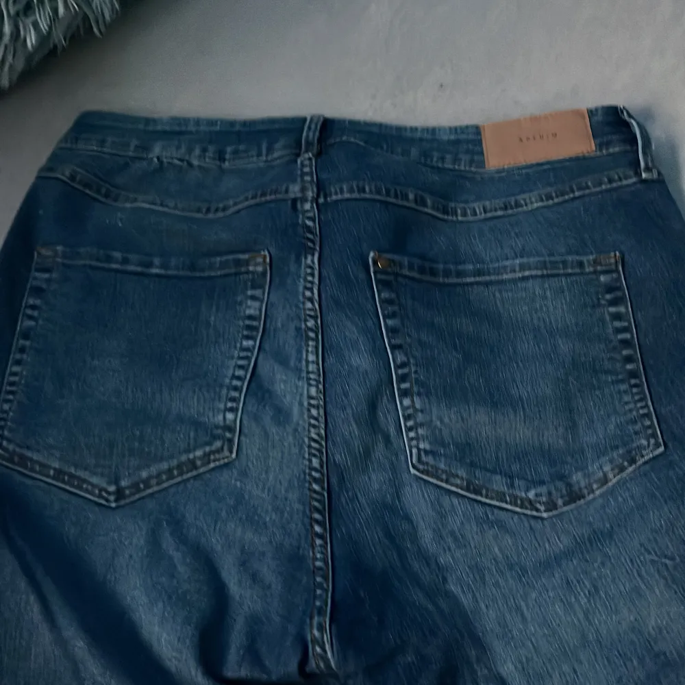 Ett par normala fina jeans som är knappt använda och är i ett jätte jätte bra skick. . Jeans & Byxor.