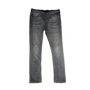 Levi’s, Women - Size: 31/31. Grå. Condition: Vintage. Alla jeans är uppmätta av oss! Har ni frågor eller funderingar är det bara slide DM, tveka inte!