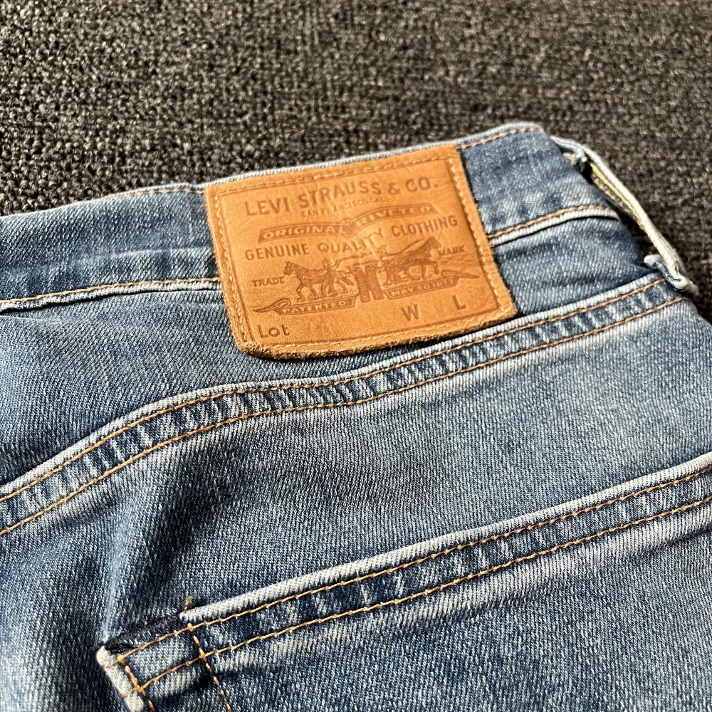 Levis 501 jeans i storlek W30 L32 Bra skick, inte slitna eller nånting. Jeans & Byxor.