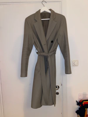Filippa K kappa  - Kaya Coat från Filippa K  Storlek 36 Nypris: 4400