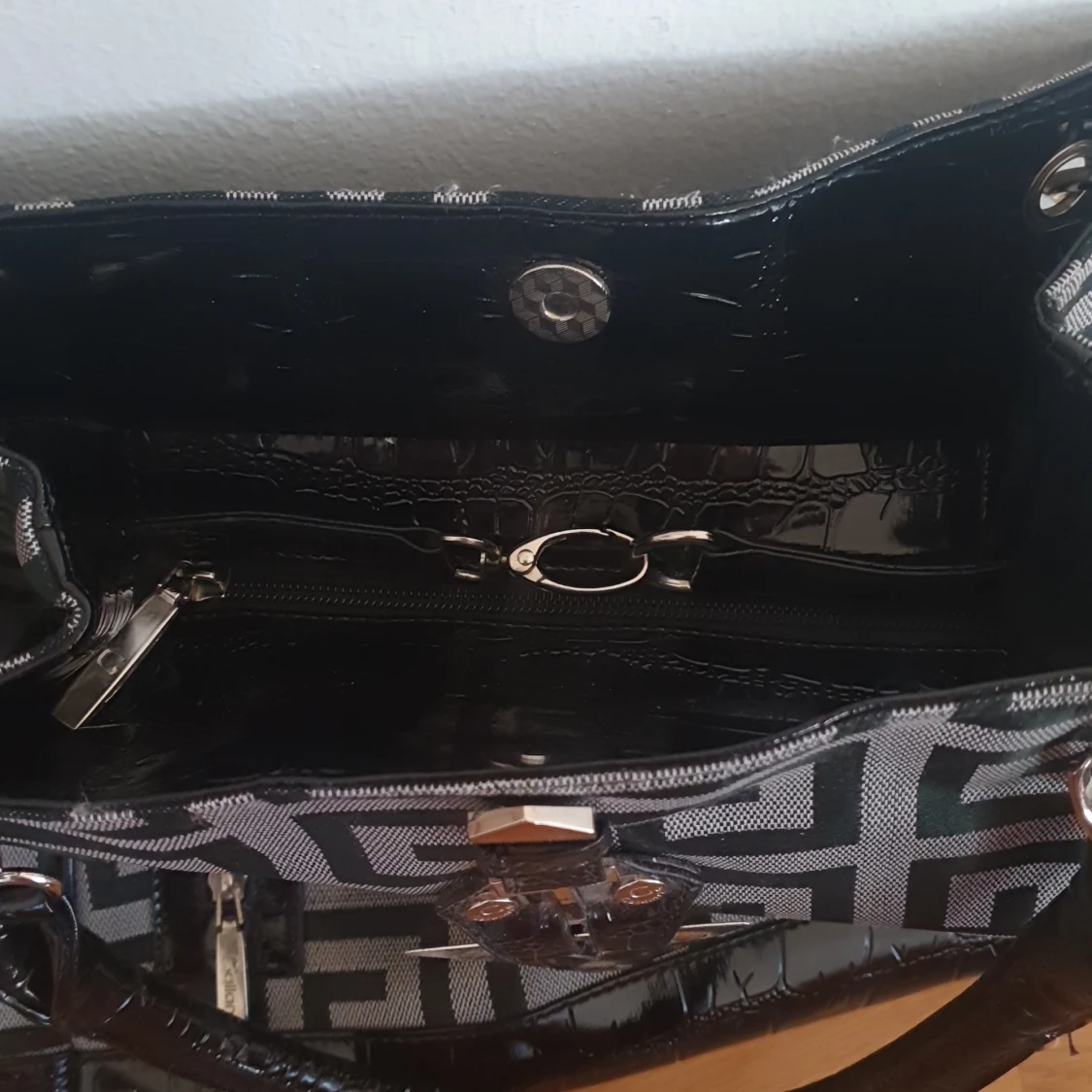 Medelstor handväska - 91