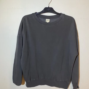 Sweatshirt  - Fint skick 