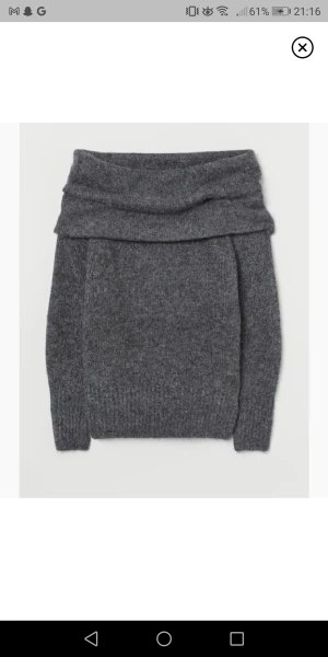 Off shoulder  - Säljer en använd off shoulder tröja från HM. Säljer då den inte kommer till någon användning. Pris går att diskutera 💕