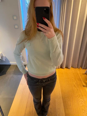 Acne tröja - Min superfina acne tröja i mintgrön ska säljas💓 Är i god kvalitet! Nypris: 2100 kr🫶