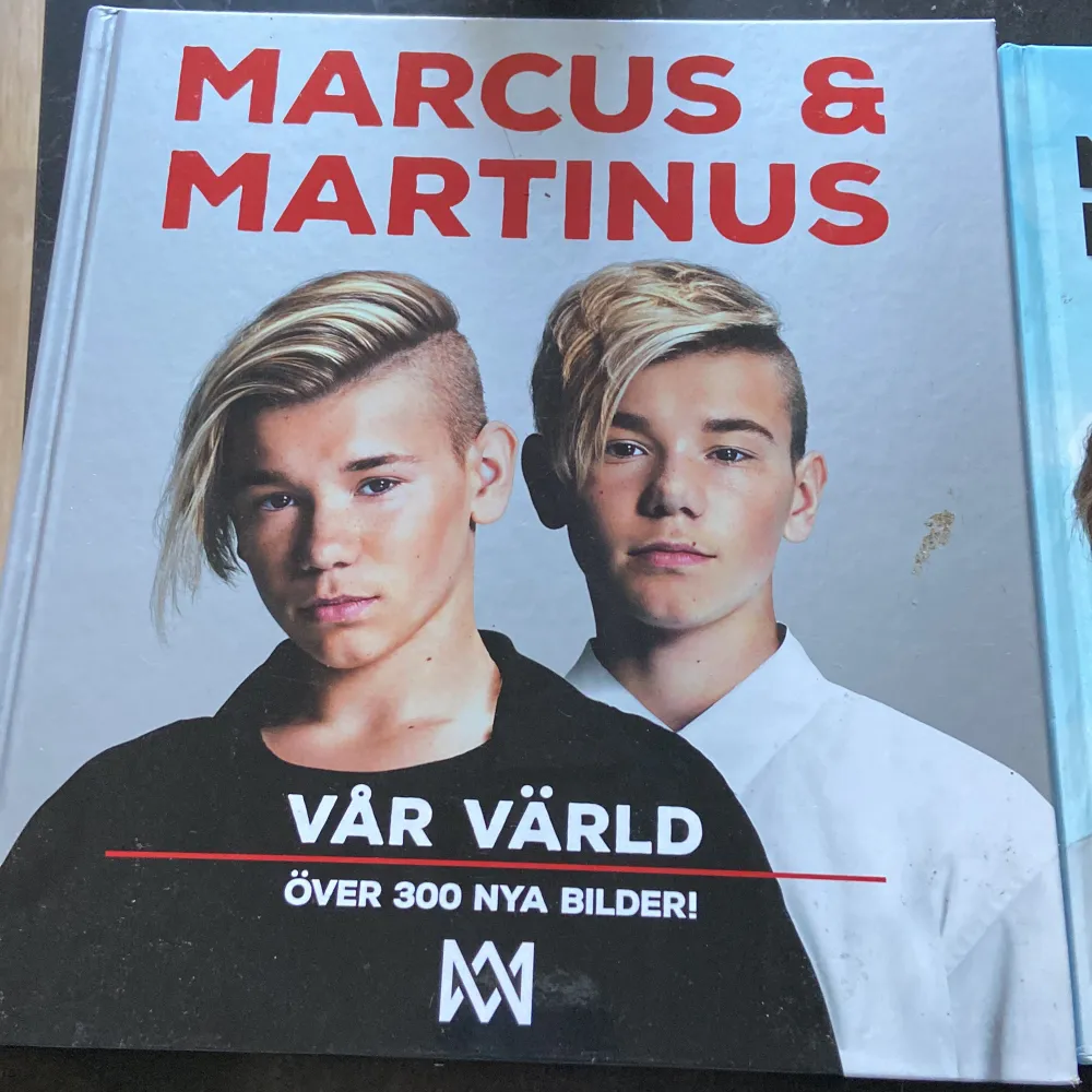 Säljer 2 mörker från Marcus & Martinus . Accessoarer.