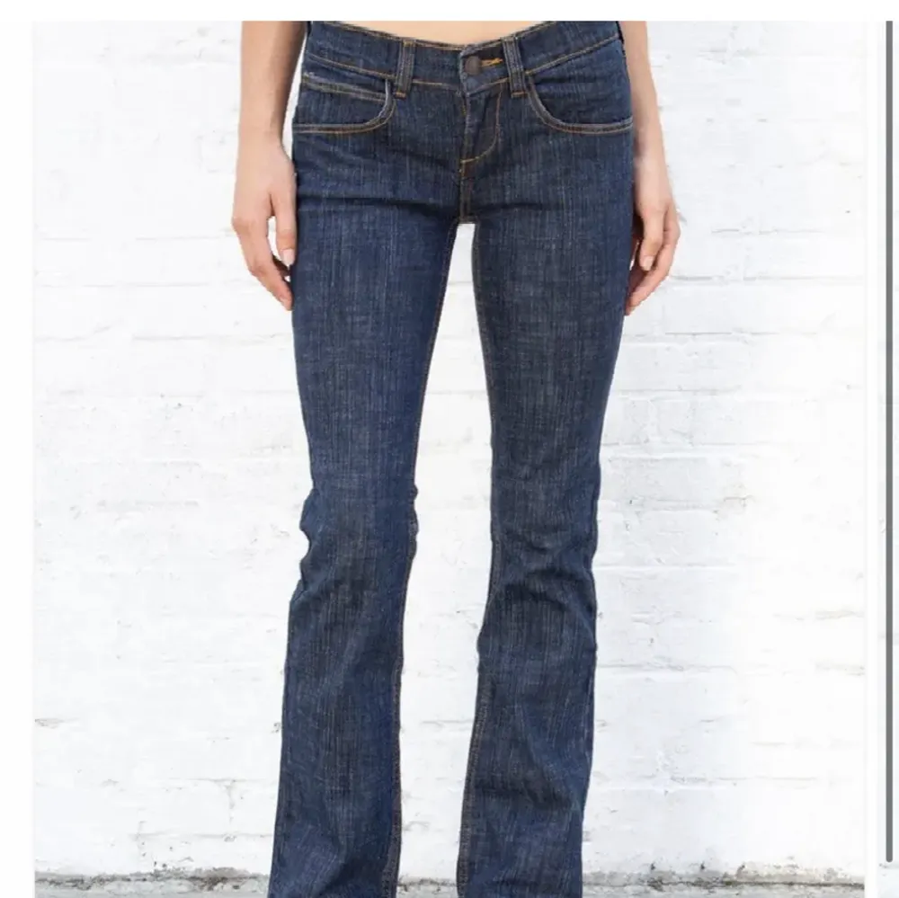 Jeans från brandy Melville. Modellen Annie. Lågmidjade. Slut på hemsidan!!. Jeans & Byxor.