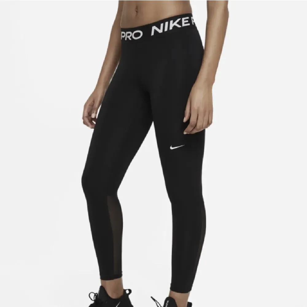 Nike pro i nytt skick, stel s. Jeans & Byxor.