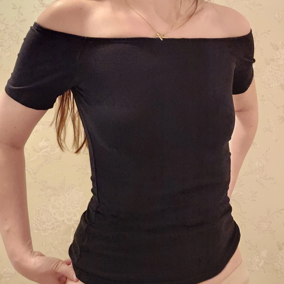 svart bare shoulder-top