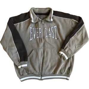 Everlast Tröja - Snygg tröja från Everlast. Storlek M, sitter som S ställ gärna frågor!😊