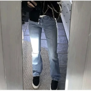 Bootcut jeans - Säljer dessa snygga jeans, knappt använda och helt slutsålda ❤️