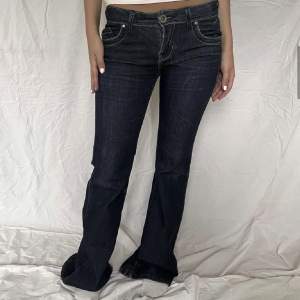 Low waist bootcut jeans. Secondhand 💗pris kan diskuteras vid snabb affär 💗
