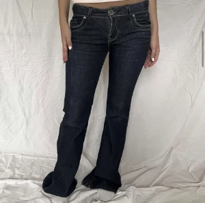 Low wait bootcut jeans  - Low waist bootcut jeans. Secondhand 💗pris kan diskuteras vid snabb affär 💗