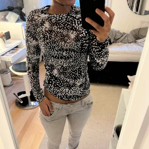 Hm topp - Topp från hm som är lite genomskinlig, storlek s❤️‍🔥