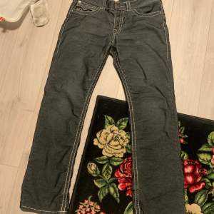 As nice true religion jeans svarta storlek 33