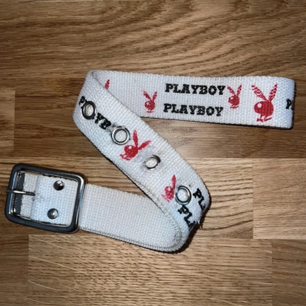 Playboy. Ormmönster. Använda väl. . Accessoarer.