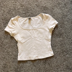 Basis t shirt - Strl:xs Nästan aldrig använt 20 kr + frakt
