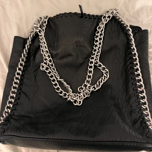 Tiamo väska - Svart väska från tiamo 