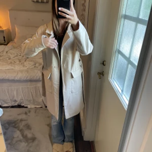 Kappa - Jätte fin kappa, super varm och perfekt nu när vintern kommer!