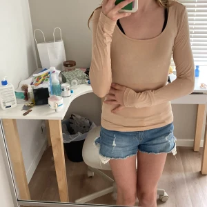 Beige långärmad tröja - Aldrig använda, ny