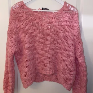 Rosa stickad tröja 🌸 - En rosa hålstickad tröja från Natacha Paris 💗🌸💕